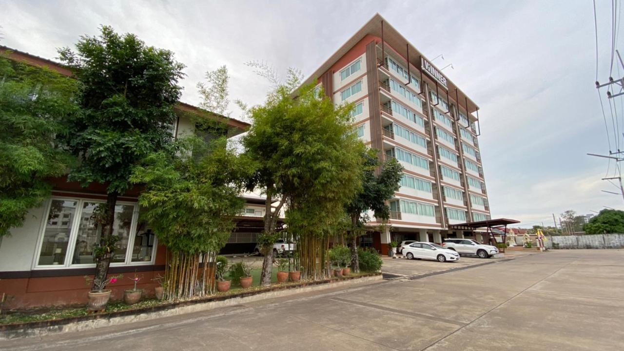 Winner Serviced Apartment Si Maha Phot Exterior photo
