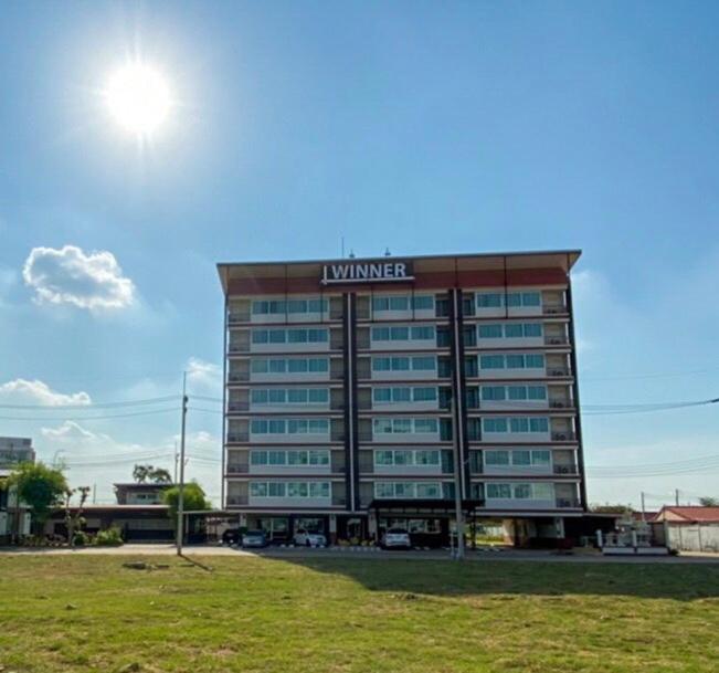 Winner Serviced Apartment Si Maha Phot Exterior photo