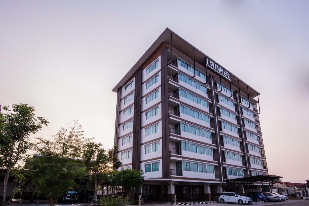 Winner Serviced Apartment Si Maha Phot Exterior photo